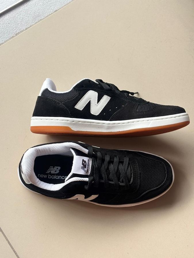 Tênis New Balance 300 preto/branco